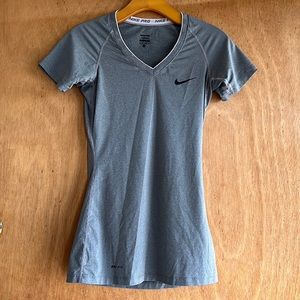Nike pro women’s short sleeve training too
